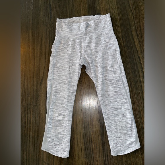 lululemon athletica Pants - LULULEMON ATHLETICA 3/4 Sheer Sides yoga running Pants Size 4